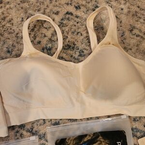 Truekind Women's Daily Comfort Wirefree Shaper Bra Size NEW Beige